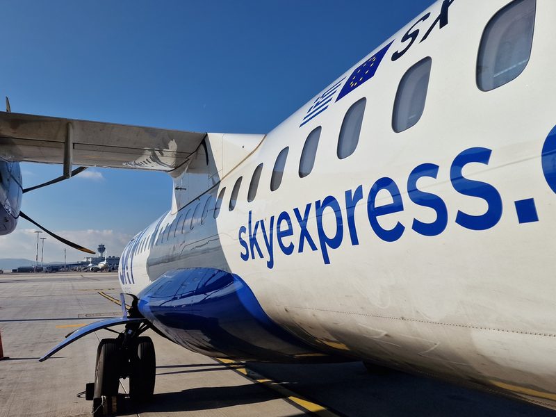 Small Sky Express planes fly from Athens to Milos