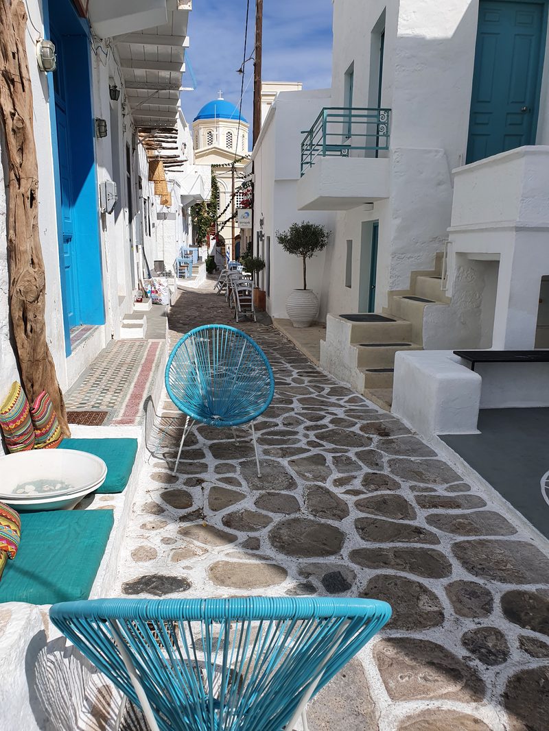 A view of a street in Kimolos