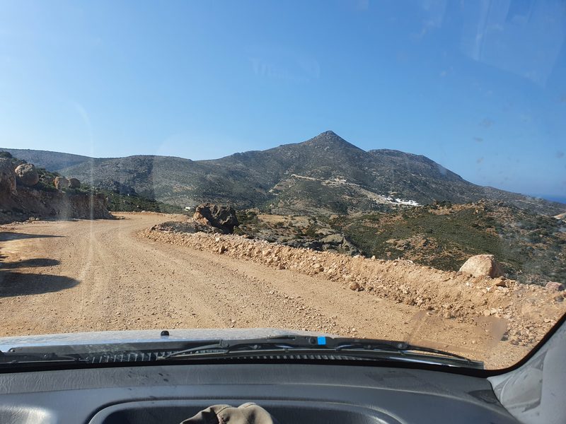 The dirt road to Ammoudaraki