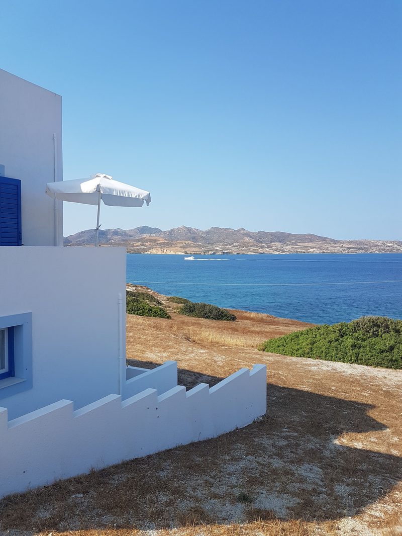 A simple apartment with great seaview in Milos